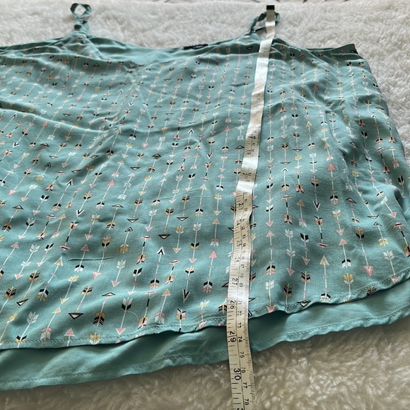 Torrid SOPHIE CHALLIS DOUBLE LAYER SWING CAMI sage green multicolor arrow size 1 - Picture 11 of 11